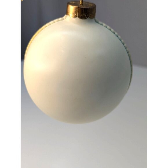 Vintage Hallmark 1979 Snoopy & Woodstock Ice Hockey Diorama Ornament - Picture 6 of 8